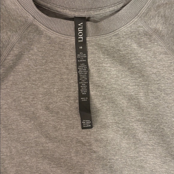 Vuori Halo Crew in Pale Grey Heather - Picture 4 of 5